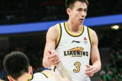 媒體人：遼寧若想贏系列賽，別跟裁判較勁，多想想比賽