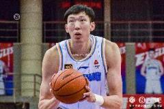 付政浩：周琦撐起廣廈，中鋒位置短板難匹配其表現(xiàn)