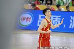 犯規(guī)困擾！朱俊龍、林秉圣僅27分鐘和24分鐘登場均遭5次犯規(guī)