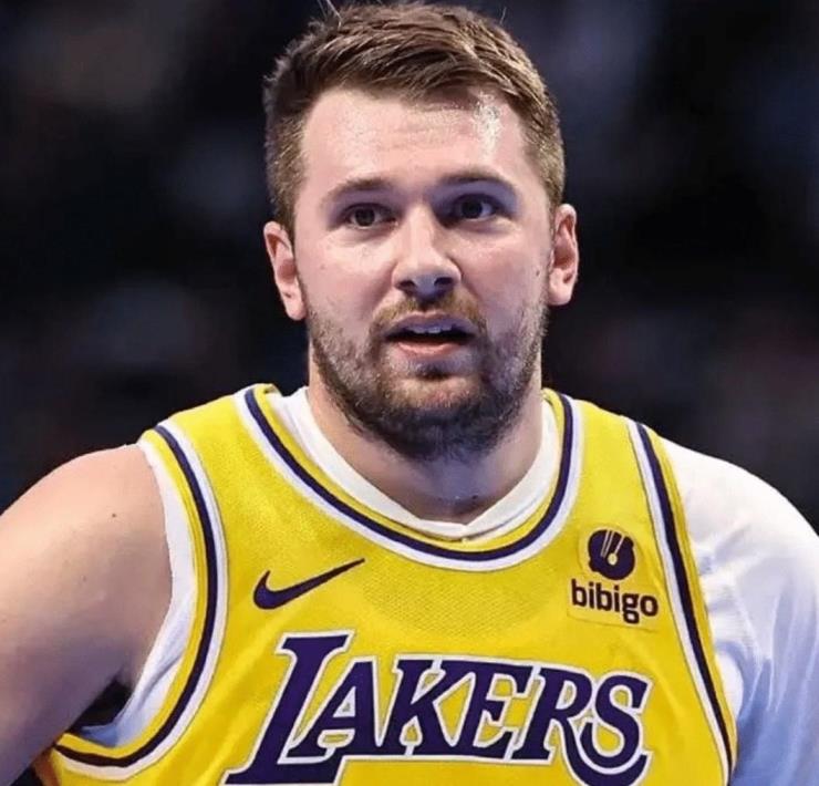 魔術師：詹姆斯已為湖人奪冠鋪路，期待東契奇同樣成功