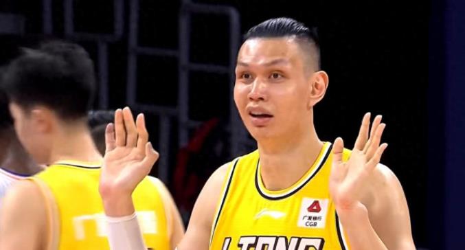 許鐘豪一笑生死難料：CBA第一惡漢賽季報銷