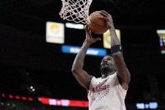 蘇群分析買斷艾頓背后開(kāi)拓者對(duì)小楊的誠(chéng)意，湖人退貨真相曝光