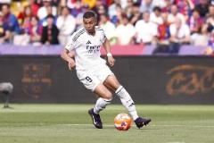 姆巴佩首發(fā)出場，皇馬逼搶首次失衡