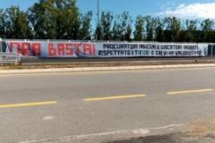 亞特蘭大球迷舉橫幅抗議盧克曼：夠了，無(wú)恥經(jīng)紀(jì)人和忘恩負(fù)義的球員